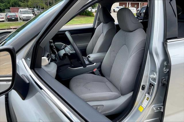 used 2022 Toyota Highlander car, priced at $30,699