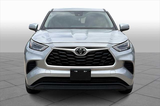 used 2022 Toyota Highlander car, priced at $30,699