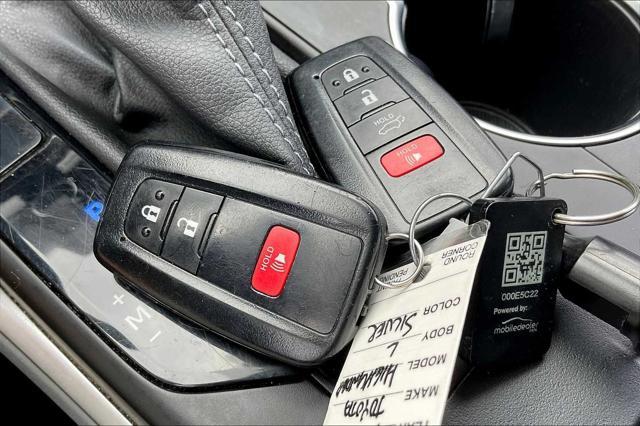 used 2022 Toyota Highlander car, priced at $30,699