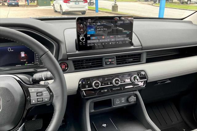 new 2025 Honda Pilot car, priced at $54,530