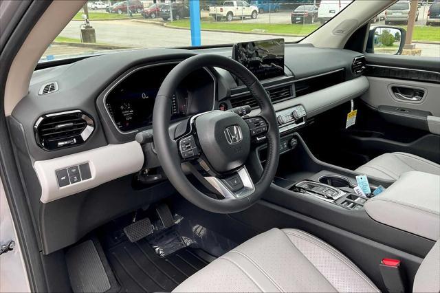 new 2025 Honda Pilot car, priced at $54,530