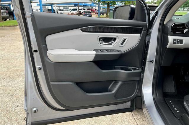 new 2025 Honda Pilot car, priced at $54,530