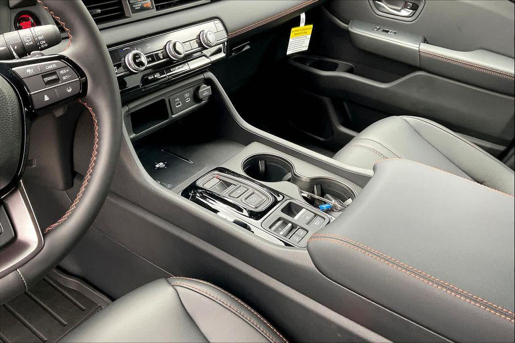 new 2025 Honda Pilot car, priced at $49,805
