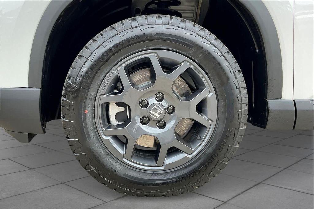 new 2025 Honda Pilot car, priced at $49,805