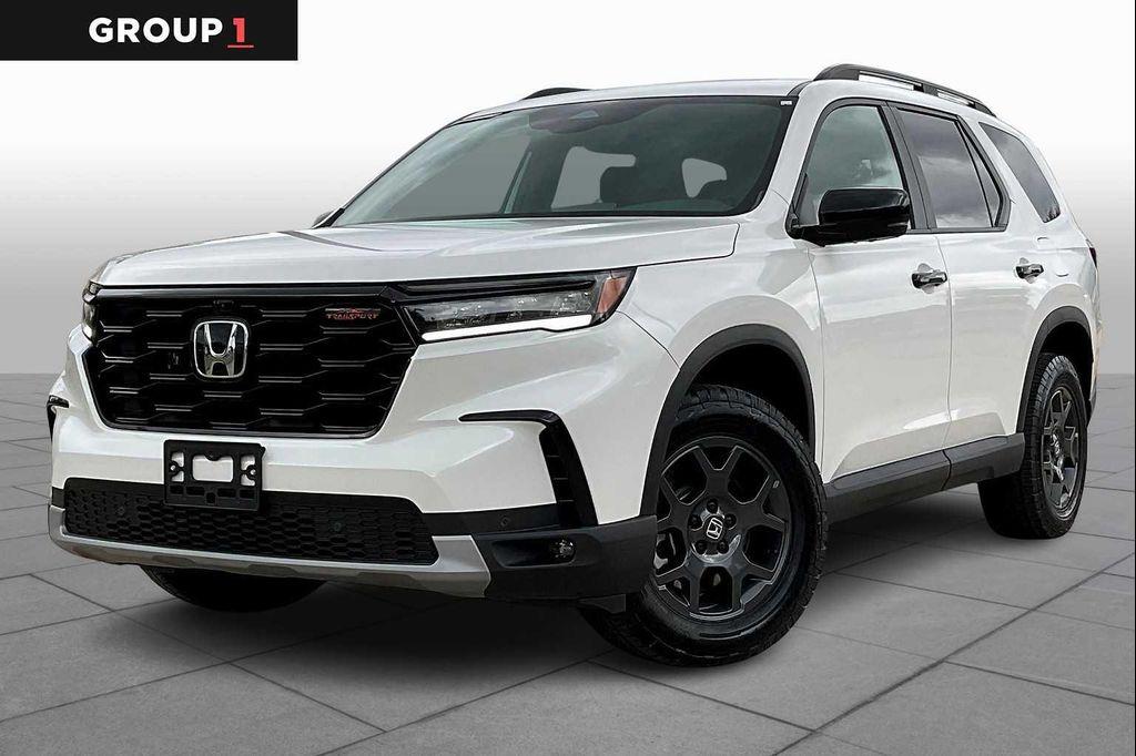 new 2025 Honda Pilot car, priced at $49,805