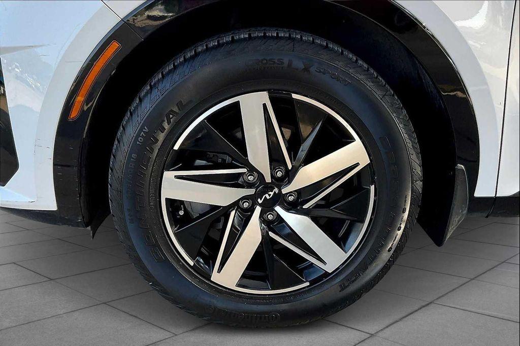 used 2022 Kia Sorento car, priced at $28,495