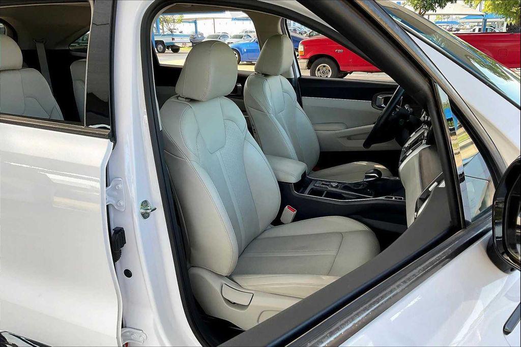 used 2022 Kia Sorento car, priced at $28,495