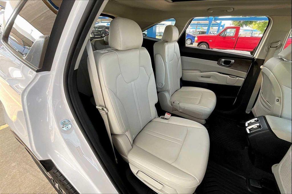 used 2022 Kia Sorento car, priced at $28,495