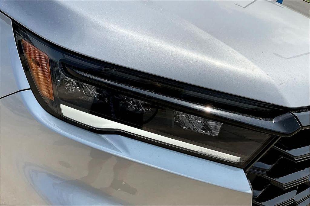 new 2025 Honda Pilot car, priced at $49,875