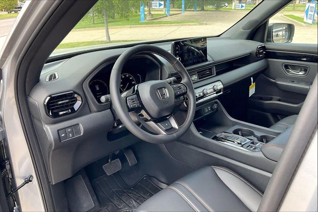 new 2025 Honda Pilot car, priced at $49,875