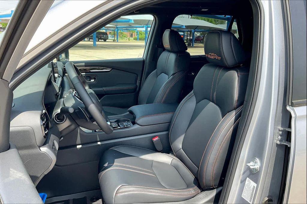 new 2025 Honda Pilot car, priced at $49,875