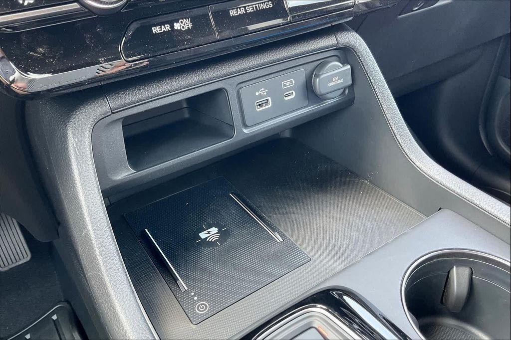 new 2025 Honda Pilot car, priced at $49,875