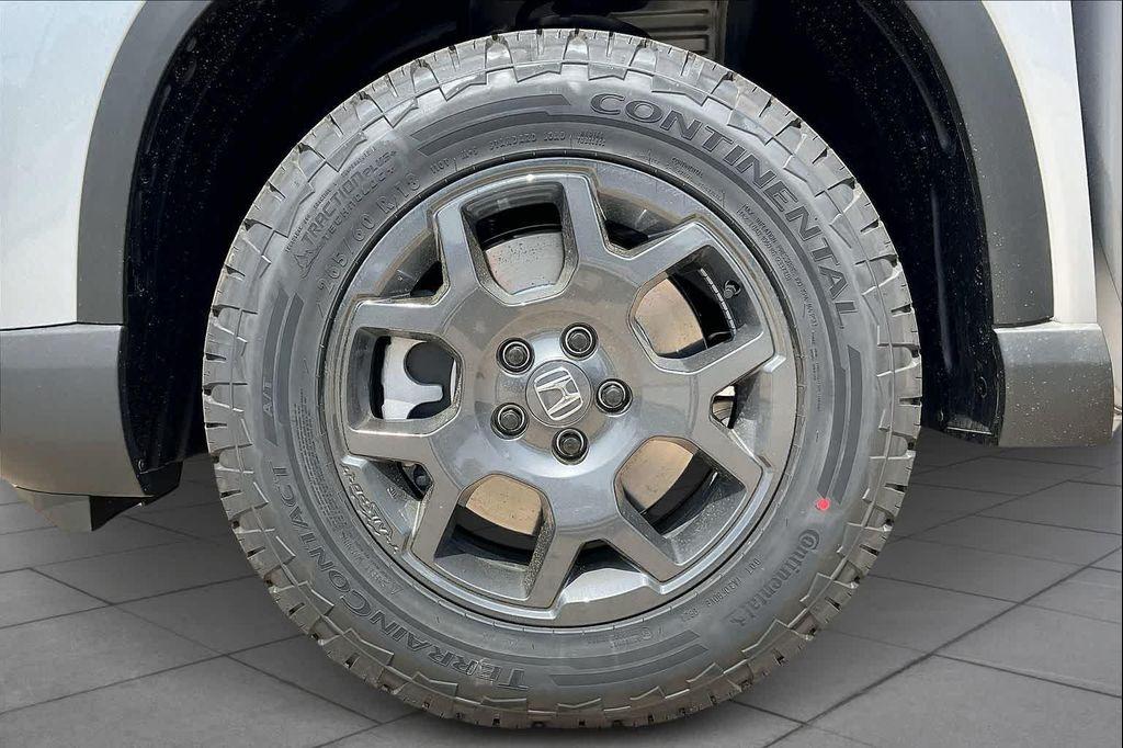 new 2025 Honda Pilot car, priced at $49,875