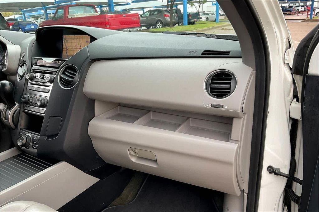 used 2014 Honda Pilot car, priced at $7,999