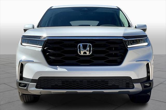 new 2025 Honda Pilot car, priced at $48,180