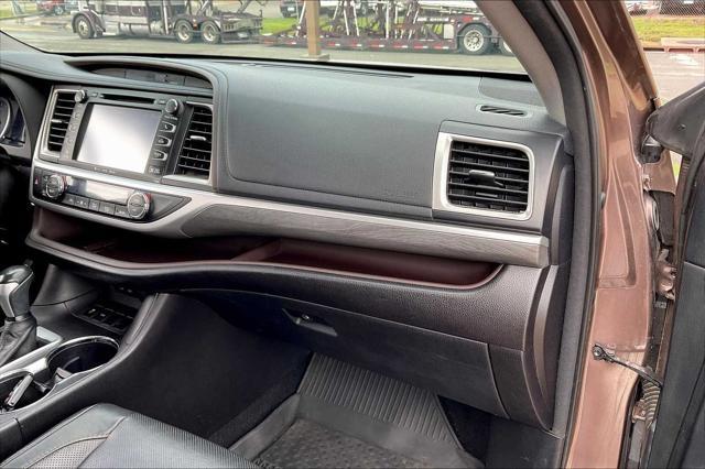 used 2017 Toyota Highlander car, priced at $17,999