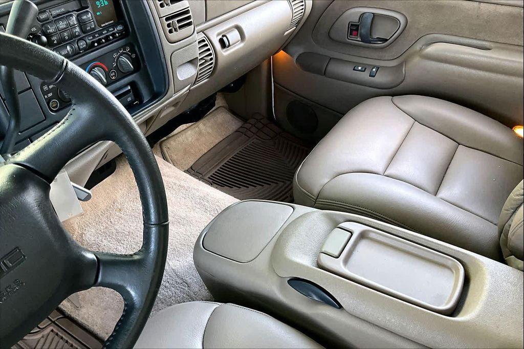 used 1999 GMC Yukon car, priced at $6,999