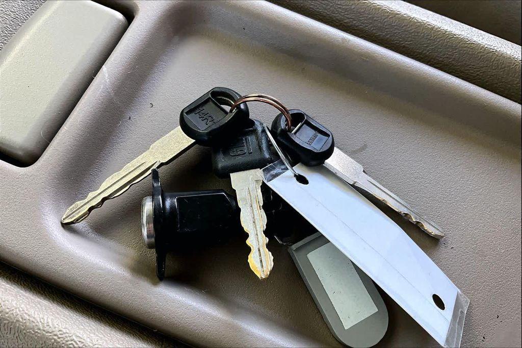 used 1999 GMC Yukon car, priced at $6,999