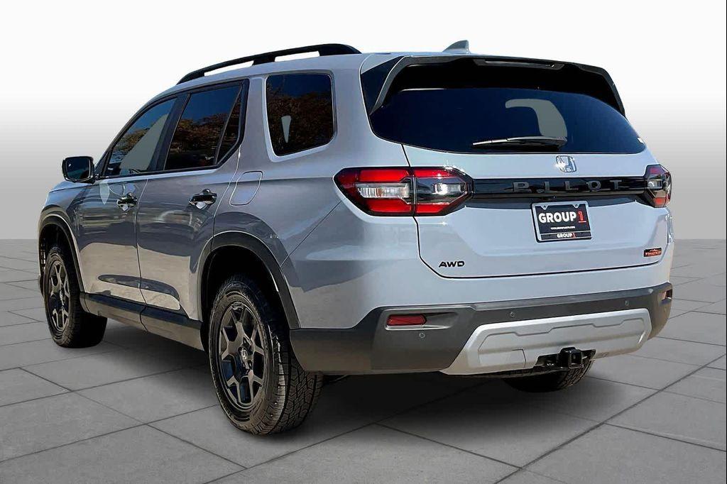 new 2025 Honda Pilot car, priced at $49,850