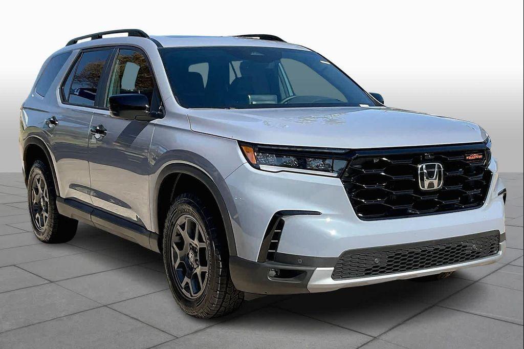 new 2025 Honda Pilot car, priced at $49,850