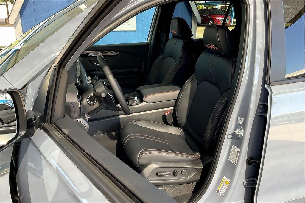 new 2025 Honda Pilot car, priced at $49,850