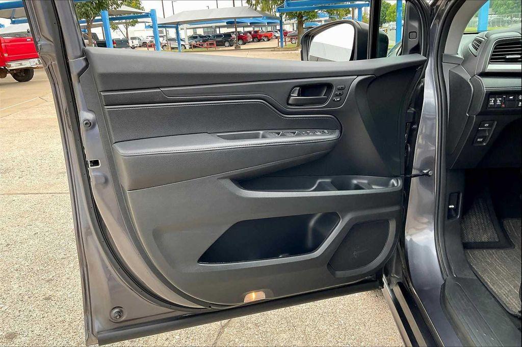 used 2024 Honda Odyssey car, priced at $35,000