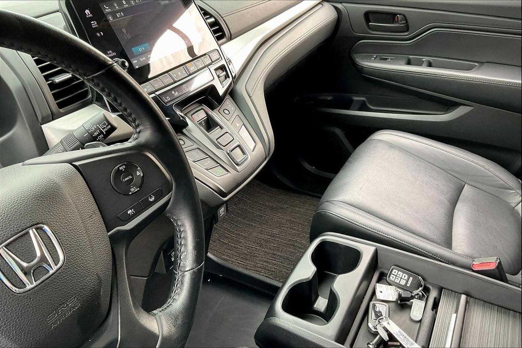 used 2024 Honda Odyssey car, priced at $35,000