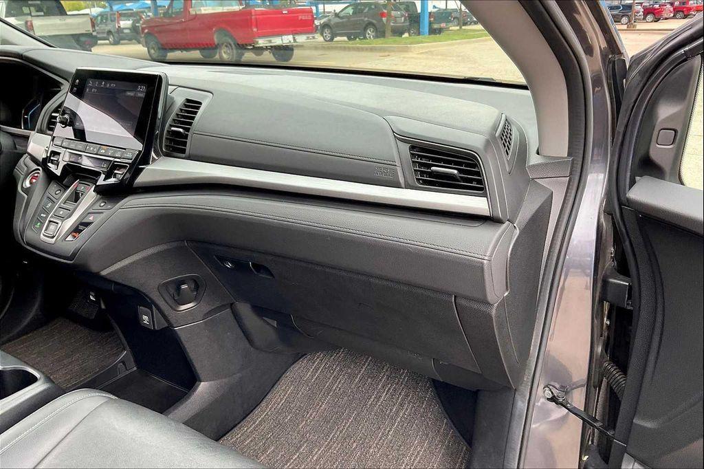 used 2024 Honda Odyssey car, priced at $35,000