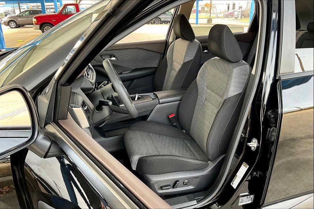 used 2023 Nissan Rogue car, priced at $21,999