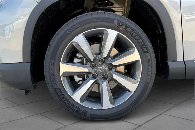 new 2025 Honda Pilot car, priced at $48,950
