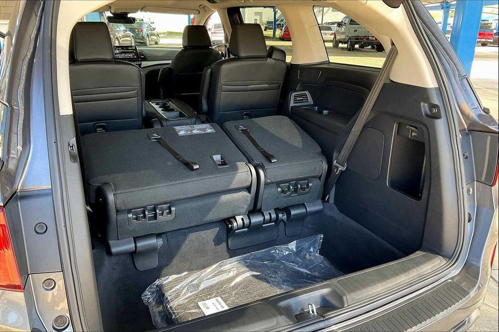 new 2026 Honda Odyssey car, priced at $44,290