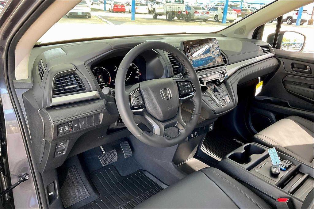 new 2026 Honda Odyssey car, priced at $44,290
