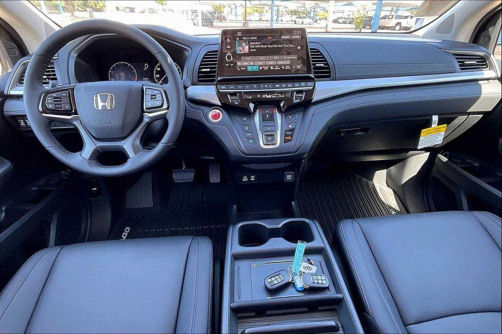 new 2026 Honda Odyssey car, priced at $44,290