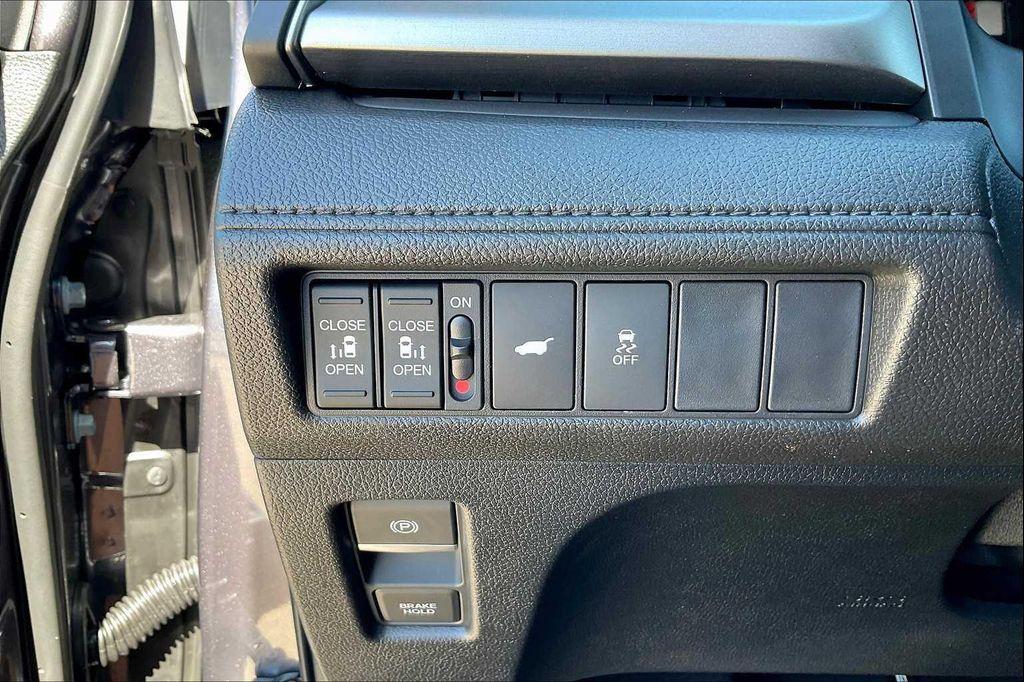 new 2026 Honda Odyssey car, priced at $44,290