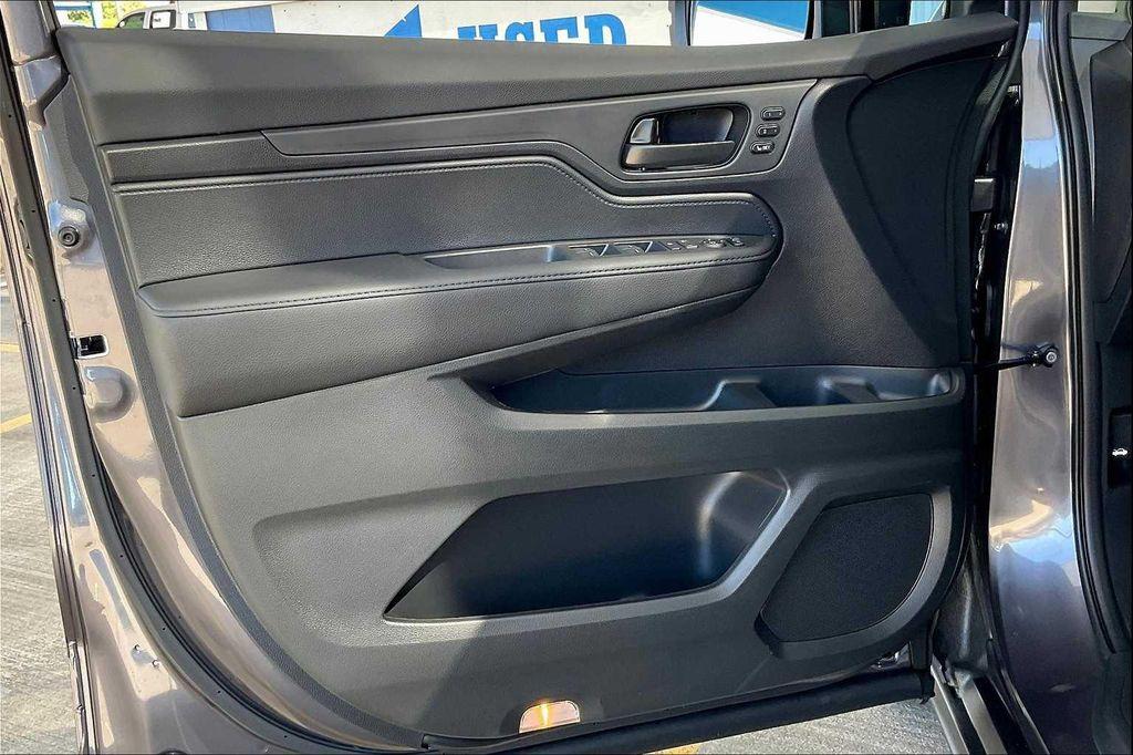 new 2026 Honda Odyssey car, priced at $44,290