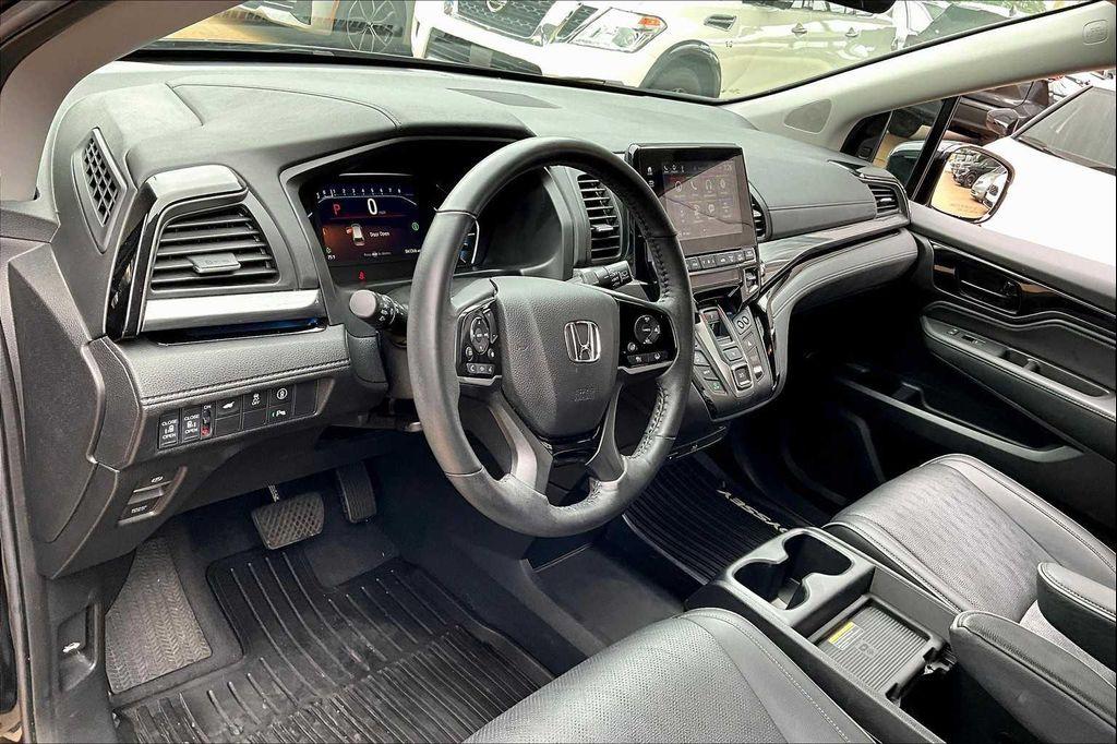 used 2023 Honda Odyssey car, priced at $40,000