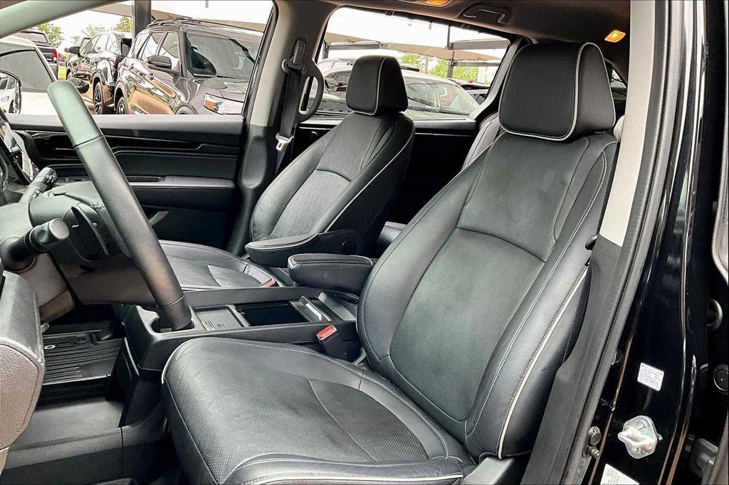 used 2023 Honda Odyssey car, priced at $40,000