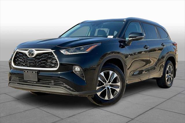 used 2021 Toyota Highlander car, priced at $30,495