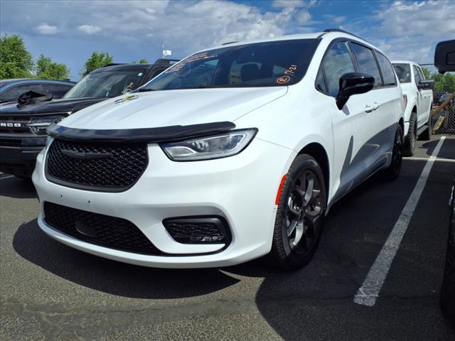 used 2024 Chrysler Pacifica car, priced at $34,987