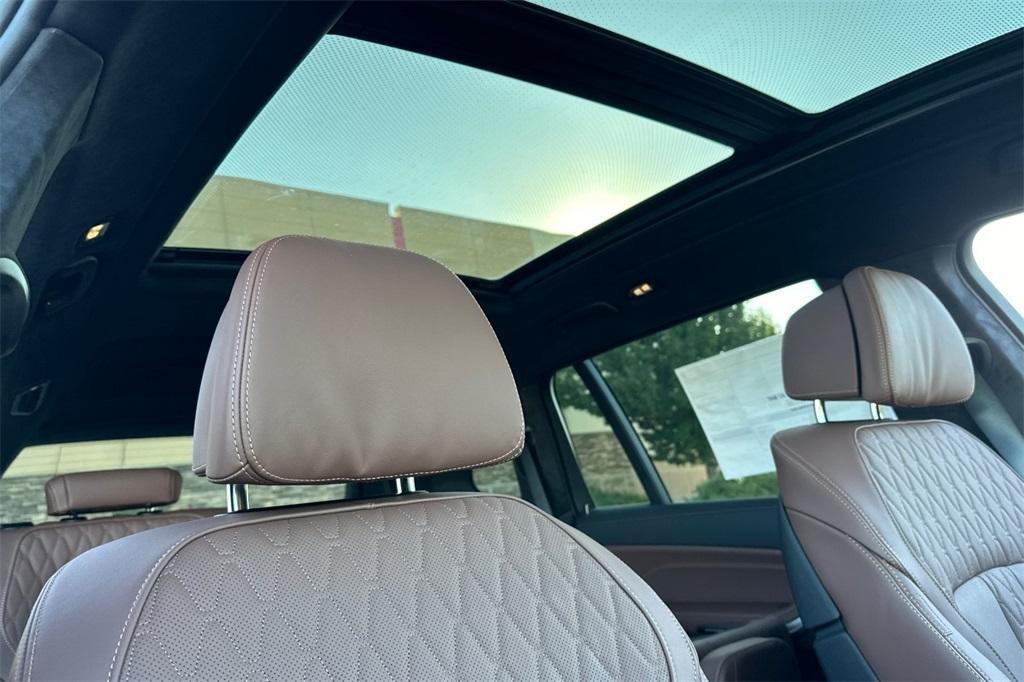 new 2026 BMW X7 car, priced at $122,350