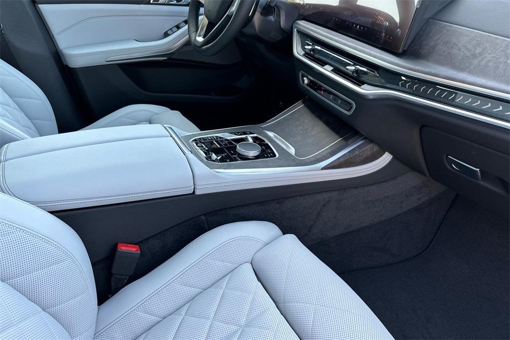 new 2025 BMW X7 car, priced at $94,300