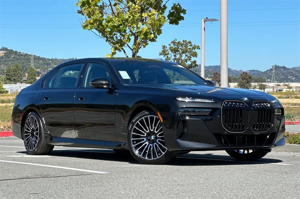 new 2025 BMW 760 car, priced at $136,575