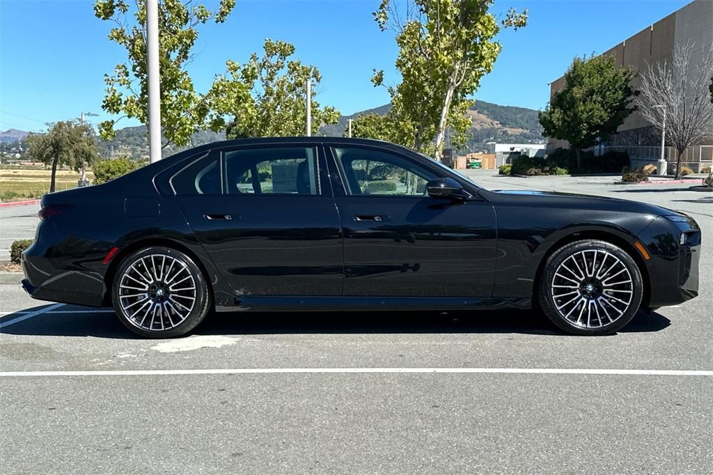 new 2025 BMW 760 car, priced at $136,575