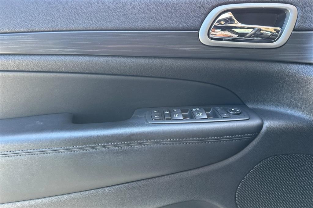 used 2020 Jeep Grand Cherokee car, priced at $21,988