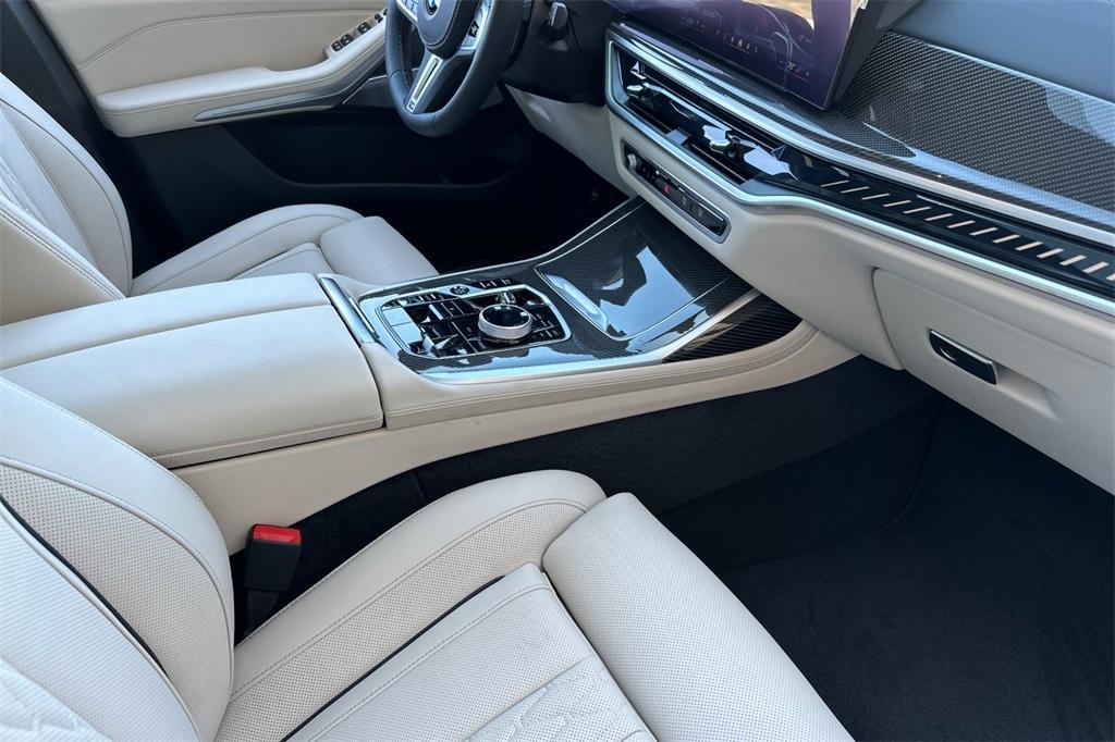 new 2026 BMW X7 car, priced at $123,275