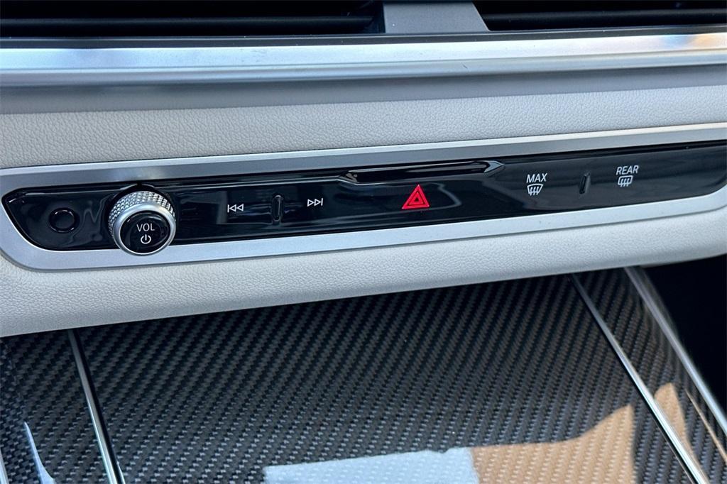 new 2026 BMW X7 car, priced at $123,275