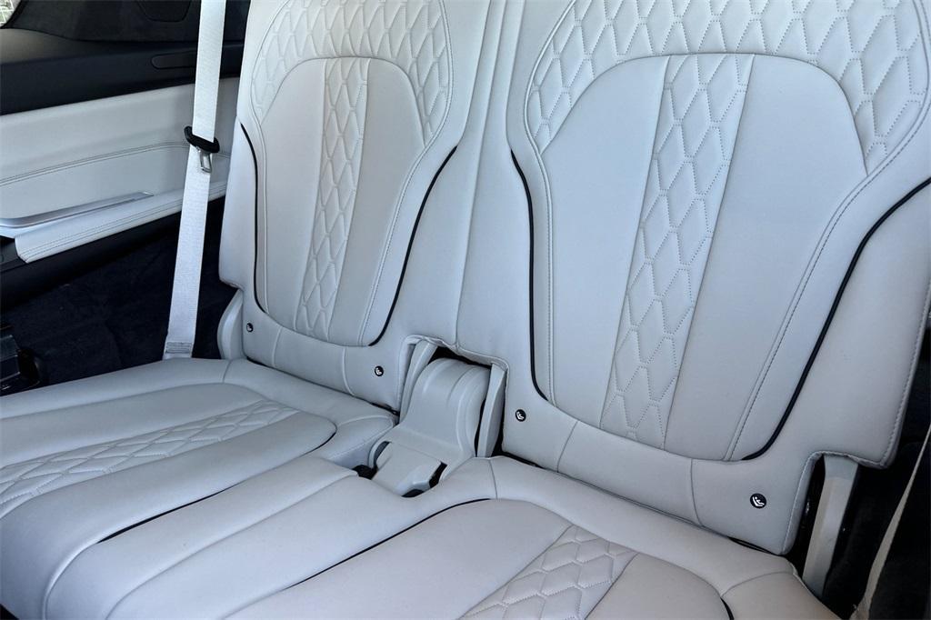 new 2026 BMW X7 car, priced at $123,275