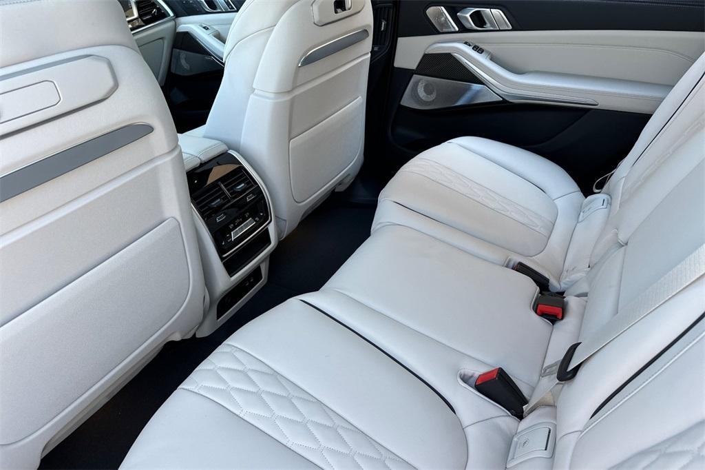 new 2026 BMW X7 car, priced at $123,275