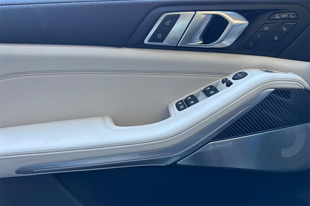 new 2026 BMW X7 car, priced at $123,275