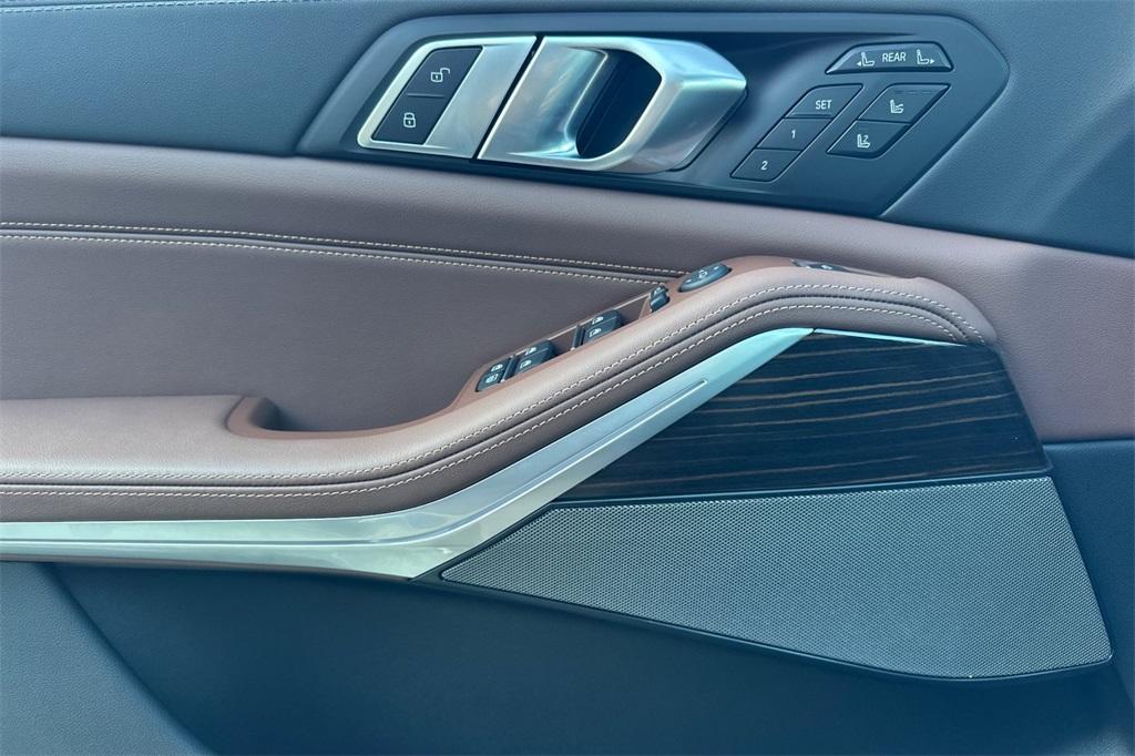 new 2026 BMW X7 car, priced at $122,350